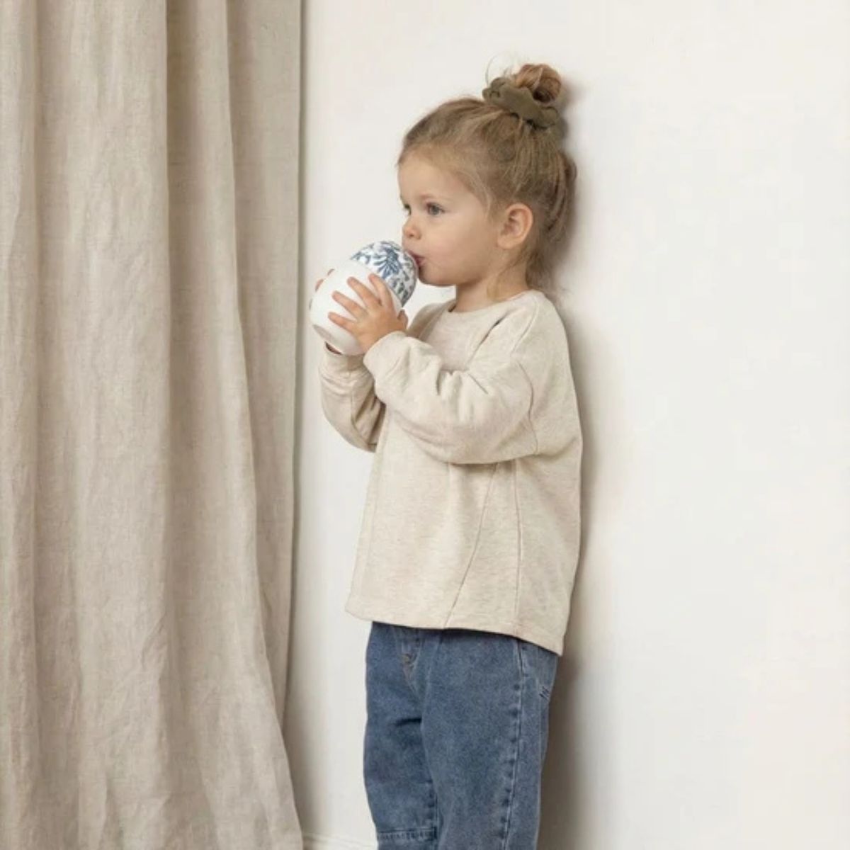 Élhée Weighted Straw Cup Tartine et Chocolat Toile de Jouy Blue 240 ml 9M+ - Premium Silicone and Safe Design